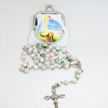 Cargar imagen en el visor de la galería, Pink and green Marble-Effect Crystal Rosary with Heart Centerpiece and white Pouch