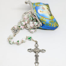 Cargar imagen en el visor de la galería, Pink and green Marble-Effect Crystal Rosary with Heart Centerpiece and Blue Pouch