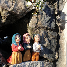 Cargar imagen en el visor de la galería, 3 Little Shepherds praying