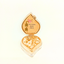 Cargar imagen en el visor de la galería, Apparitions of Fatima Rosary - Heart Box