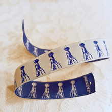 Load image into Gallery viewer, Face of Our Lady of Fatima Cloth Bracelet (White & Blue)