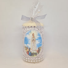 Cargar imagen en el visor de la galería, Vela Apariciones de Nuestra Señora de Fátima 2.8'' | 7 cm