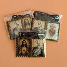 Cargar imagen en el visor de la galería, Our Lady of Mount Carmel Scapular - 100% Portuguese Wool