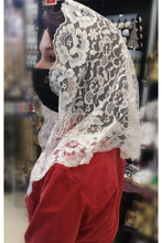 Cargar imagen en el visor de la galería, lace-veil