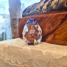 Carregar imagem no visualizador da galeria, Crystal Glass with Fatima Apparition [1.57&#39;&#39; | 4cm]
