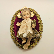 Cargar imagen en el visor de la galería, Dressed Baby Jesus with Pillow [Premium] - 4.72&#39;&#39; | 12cm
