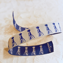 Cargar imagen en el visor de la galería, Face of Our Lady of Fatima Cloth Bracelet (White &amp; Blue)
