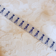 Cargar imagen en el visor de la galería, Face of Our Lady of Fatima Cloth Bracelet (White &amp; Blue)
