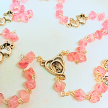 Cargar imagen en el visor de la galería, Heart of Jesus and Mary Rosary [Pink]
