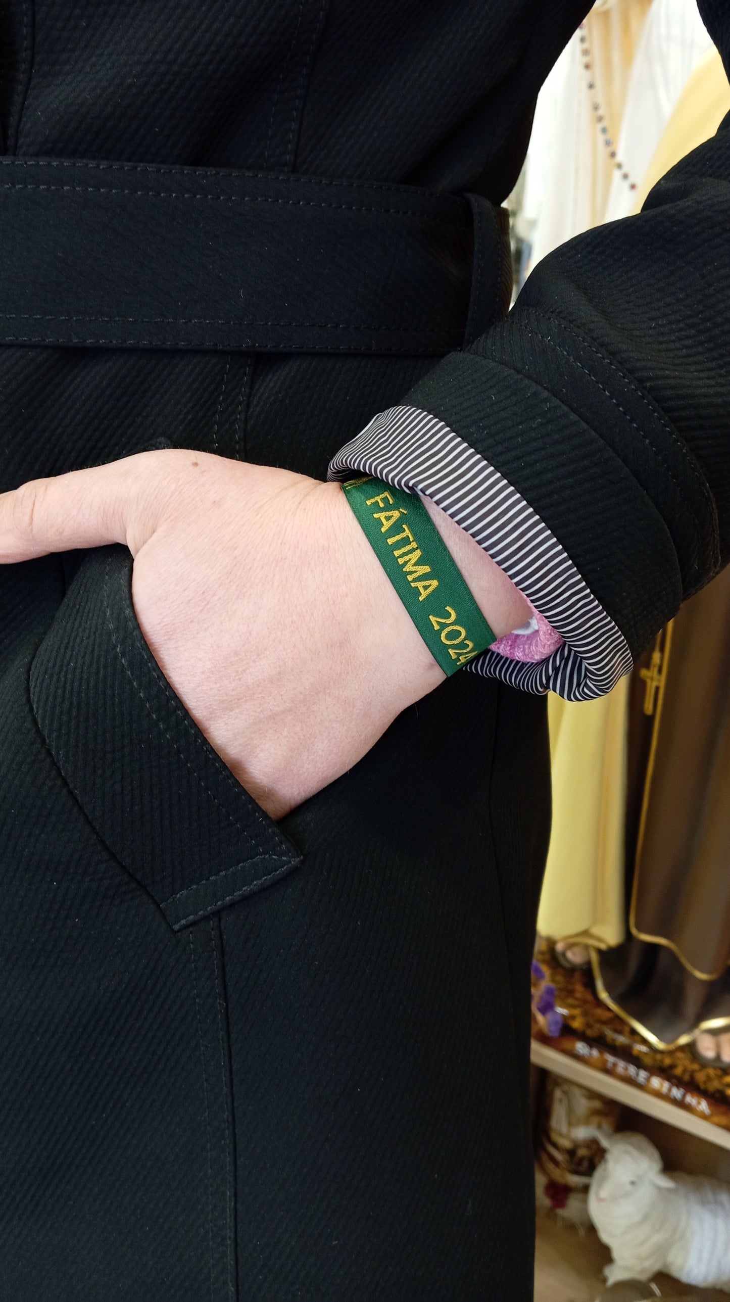 Pulsera de tela Fátima 2024