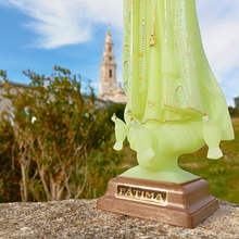 Cargar imagen en el visor de la galería, Luminous Our Lady of Fatima [ 11.8 | 30cm]
