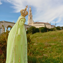 Cargar imagen en el visor de la galería, Luminous Our Lady of Fatima [ 11.8 | 30cm]
