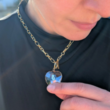 Cargar imagen en el visor de la galería, Our Lady of Fatima Heart Medalion Necklace [Stainless Steel]
