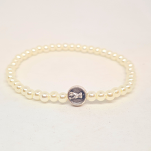 Cargar imagen en el visor de la galería, Pulsera de Perlas de Nuestra Señora de Fátima con Medalla
