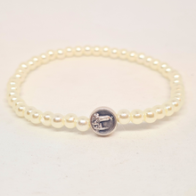 Cargar imagen en el visor de la galería, Pulsera de Perlas de Nuestra Señora de Fátima con Medalla
