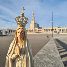 Cargar imagen en el visor de la galería, Pilgrim Our Lady of Fatima [Special Edition]
