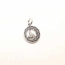 Carregar imagem no visualizador da galeria, Relic of Fatima – Apparitions Medal with Terra de Fátima
