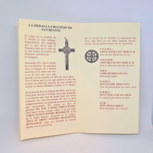 Carregar imagem no visualizador da galeria, Saint Benedict Standing Crucifix [5.3&#39;&#39; | 13,5cm]
