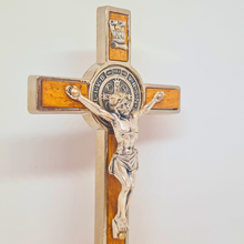 Carregar imagem no visualizador da galeria, Saint Benedict Standing Crucifix [5.3&#39;&#39; | 13,5cm]
