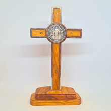 Carregar imagem no visualizador da galeria, Saint Benedict Standing Crucifix [5.3&#39;&#39; | 13,5cm]

