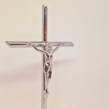 Carregar imagem no visualizador da galeria, Standing Metal Crucifix [4.7&#39;&#39; | 12cm]
