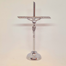Carregar imagem no visualizador da galeria, Standing Metal Crucifix [4.7&#39;&#39; | 12cm]
