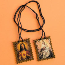 Cargar imagen en el visor de la galería, Our Lady of Mount Carmel Scapular - 100% Portuguese Wool
