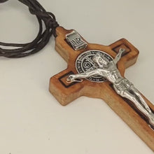 Cargar y reproducir el video en el visor de la galería, Saint Benedict Wood Cross Necklace
