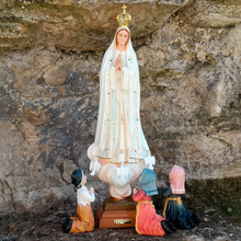 Load image into Gallery viewer, Official Our Lady of Fatima w/ 3 Little Shepherds Praying

