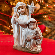 Load image into Gallery viewer, Sparkling Nativity Scene | 3.94&#39;&#39; | 10cm
