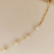 Cargar y reproducir el video en el visor de la galería, Decade Rosary Necklace with Crystals
