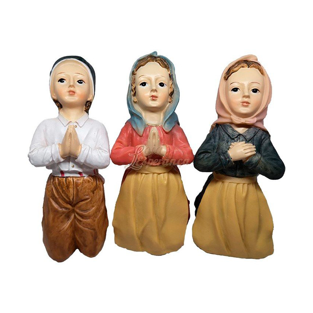 Oficial Nuestra Señora de Fátima con 3 Pastorcitos rezando